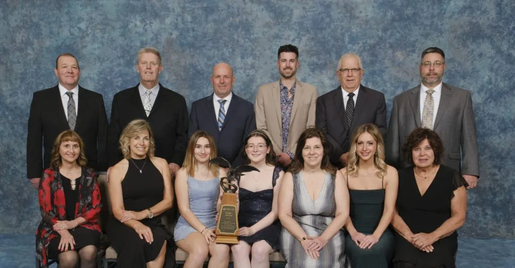 zimmer roofing team with award